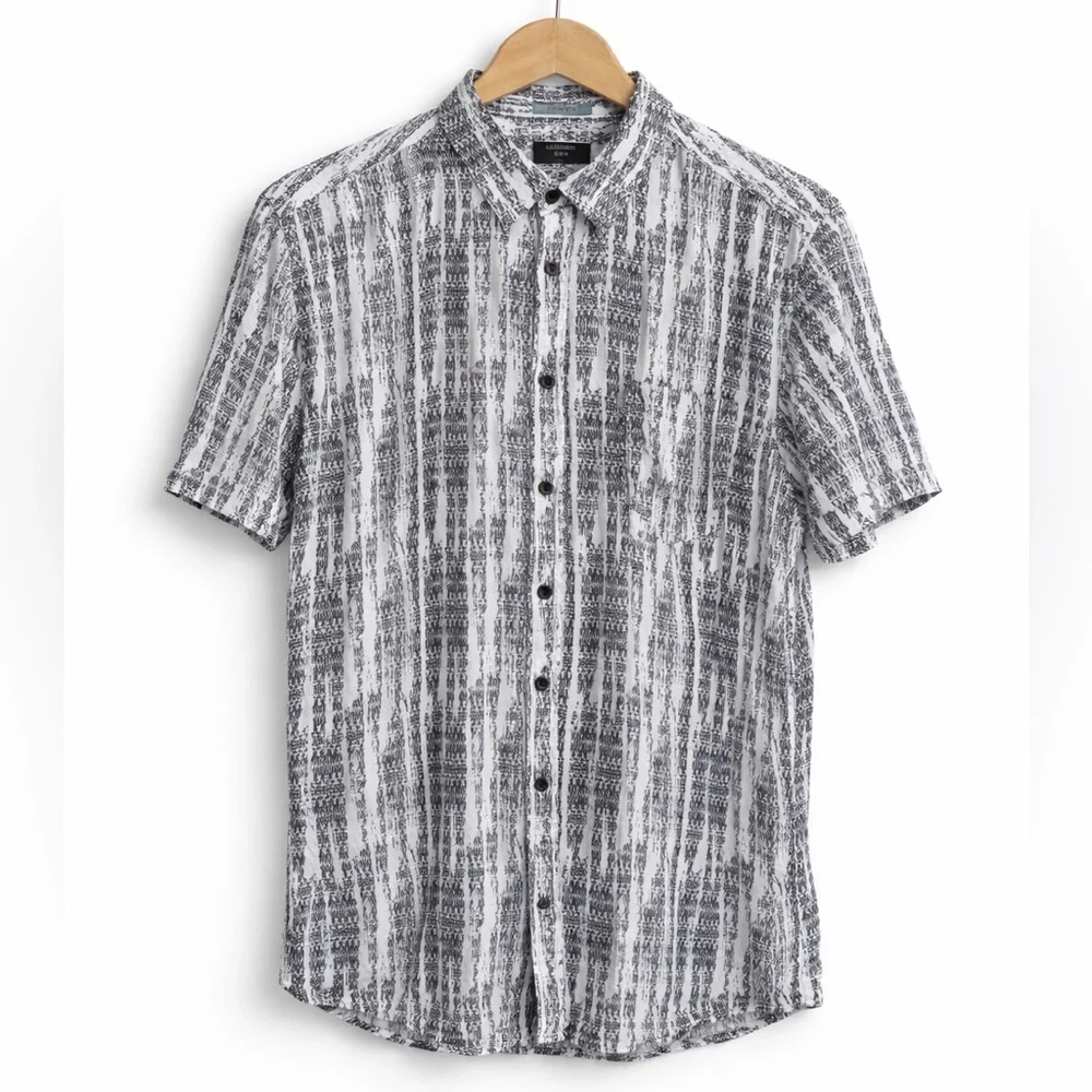 Basement Slim Fit Abstract Print Shirt M Viscose Button Up Short Sleeve